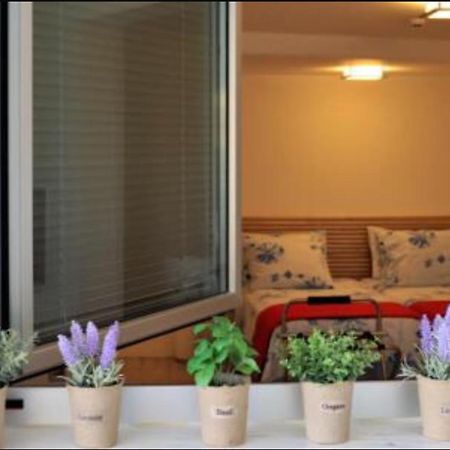 Red Cozy Stay Limasol Dış mekan fotoğraf