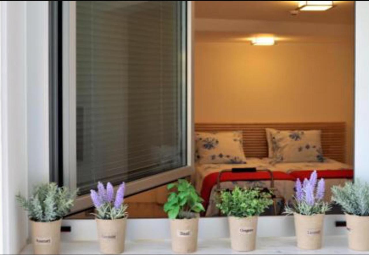 Red Cozy Stay Limasol Dış mekan fotoğraf