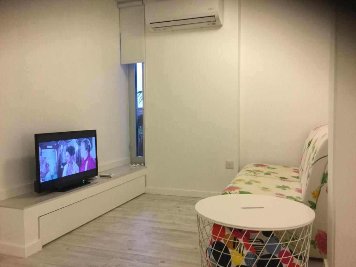 Red Cozy Stay Limasol Dış mekan fotoğraf