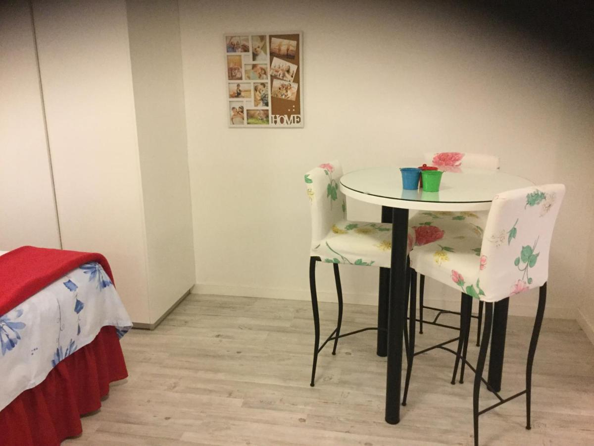 Red Cozy Stay Limasol Dış mekan fotoğraf