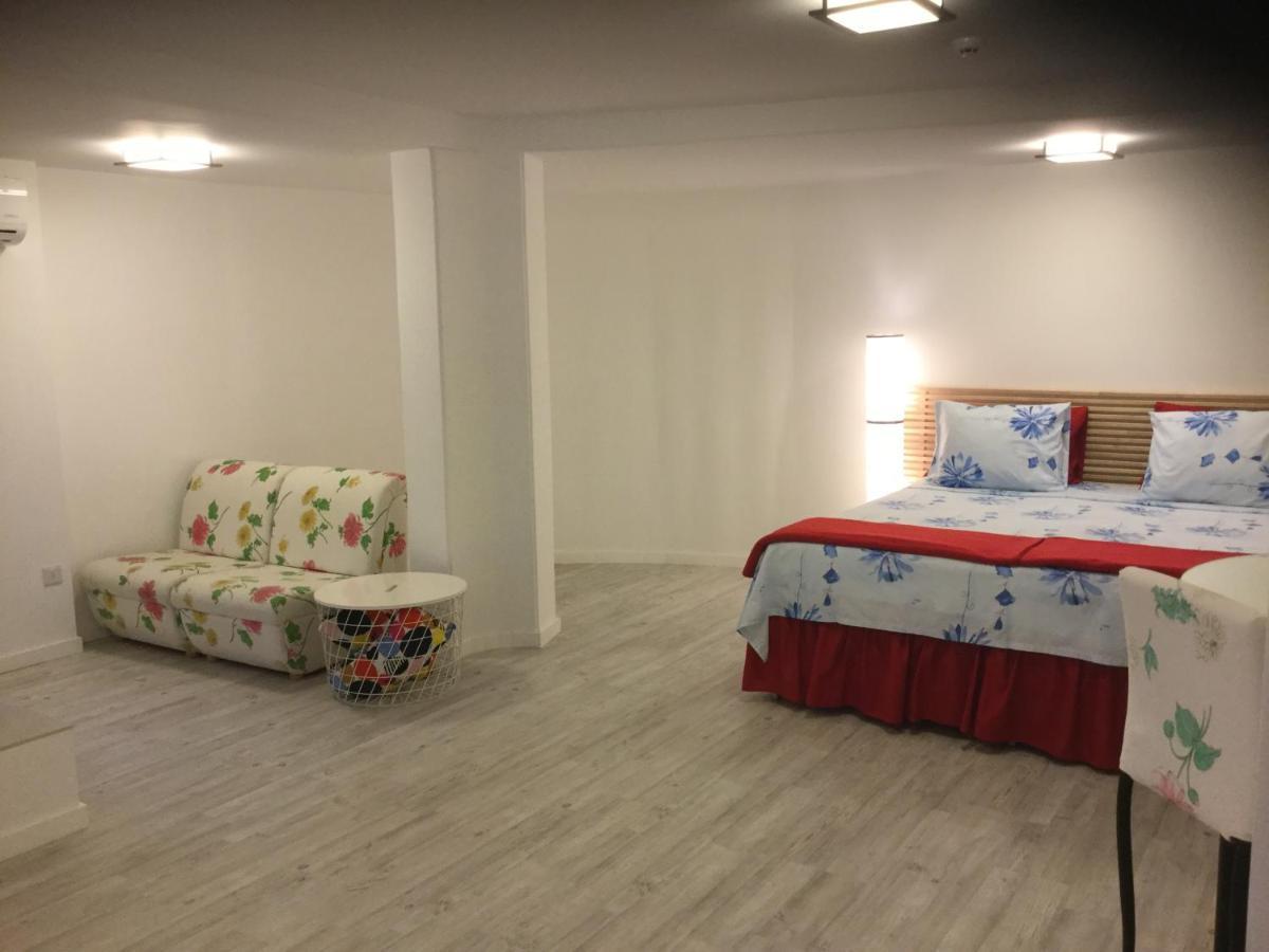 Red Cozy Stay Limasol Dış mekan fotoğraf