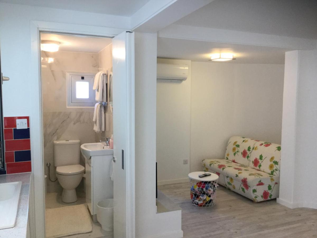 Red Cozy Stay Limasol Dış mekan fotoğraf