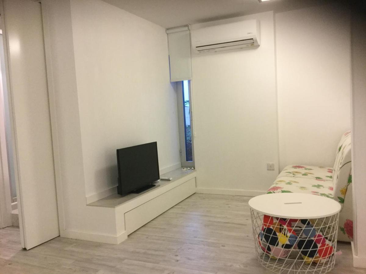 Red Cozy Stay Limasol Dış mekan fotoğraf